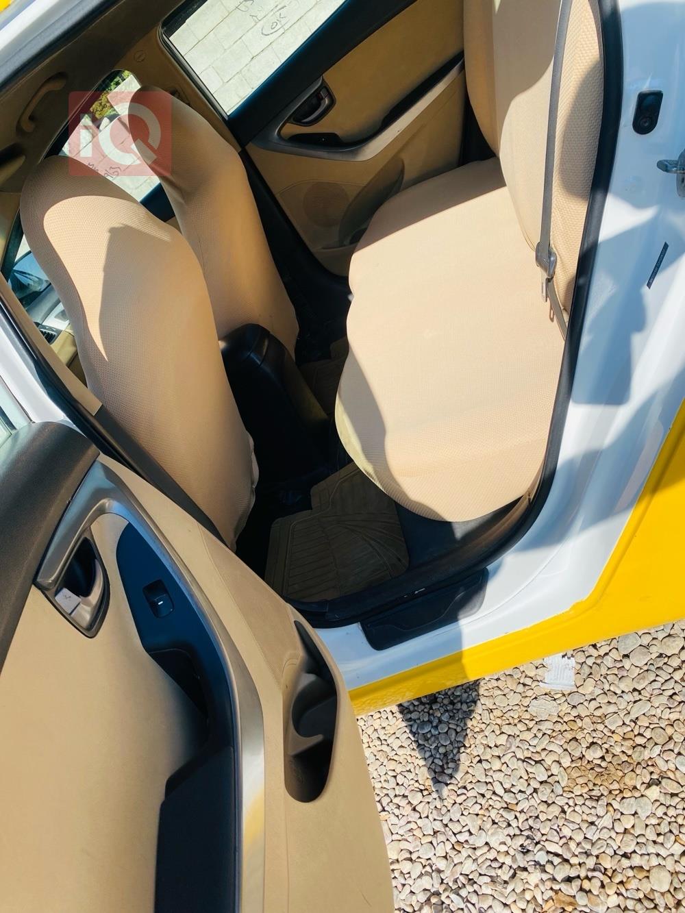 هیوندای ئەلەنترا